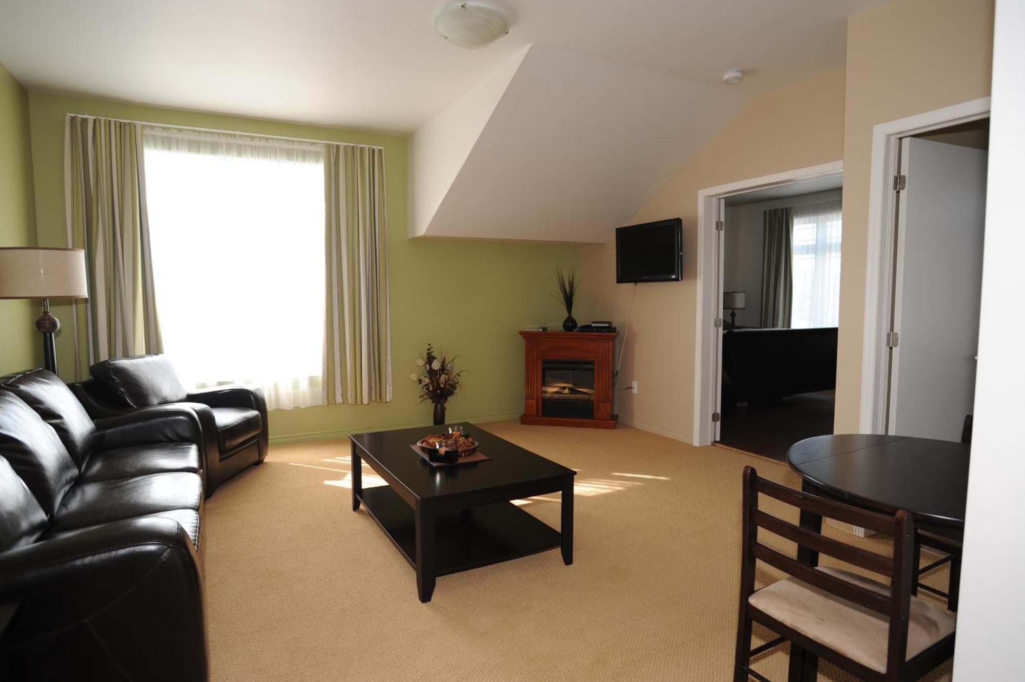 Hotel La Porte De La Matawinie -Hotel Matha Saint Jean De Matha ภายนอก รูปภาพ